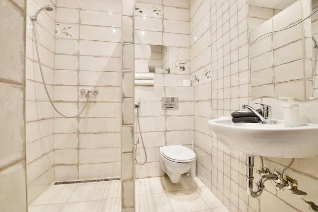 Standard Apartment By Hi5- Rose Street'S Home Budapeszt Zewnętrze zdjęcie