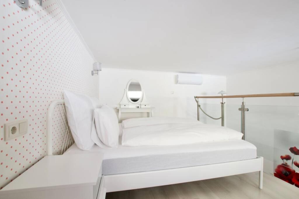 Standard Apartment By Hi5- Rose Street'S Home Budapeszt Zewnętrze zdjęcie
